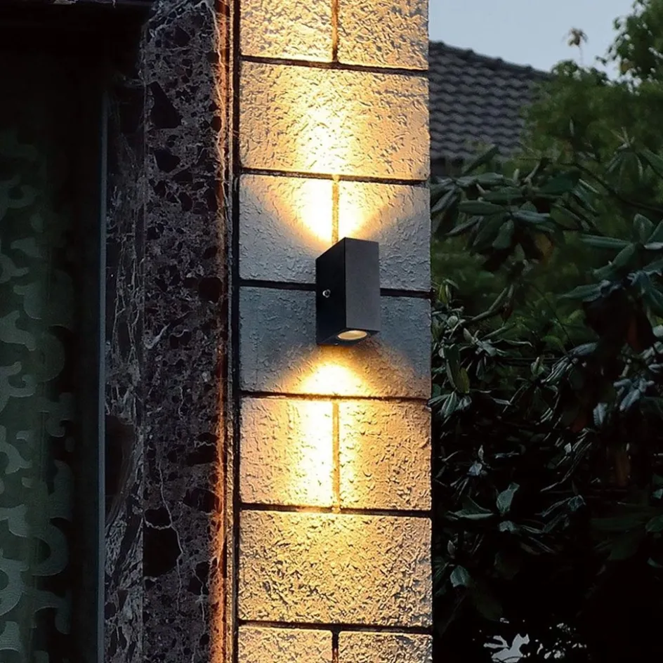 Buitenlamp Logan zwart+schemersensor IP44>Straluma Outlet