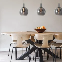 Chique 3-lichts hanglamp zwart met smoke glazen bollen><noscript><img width=