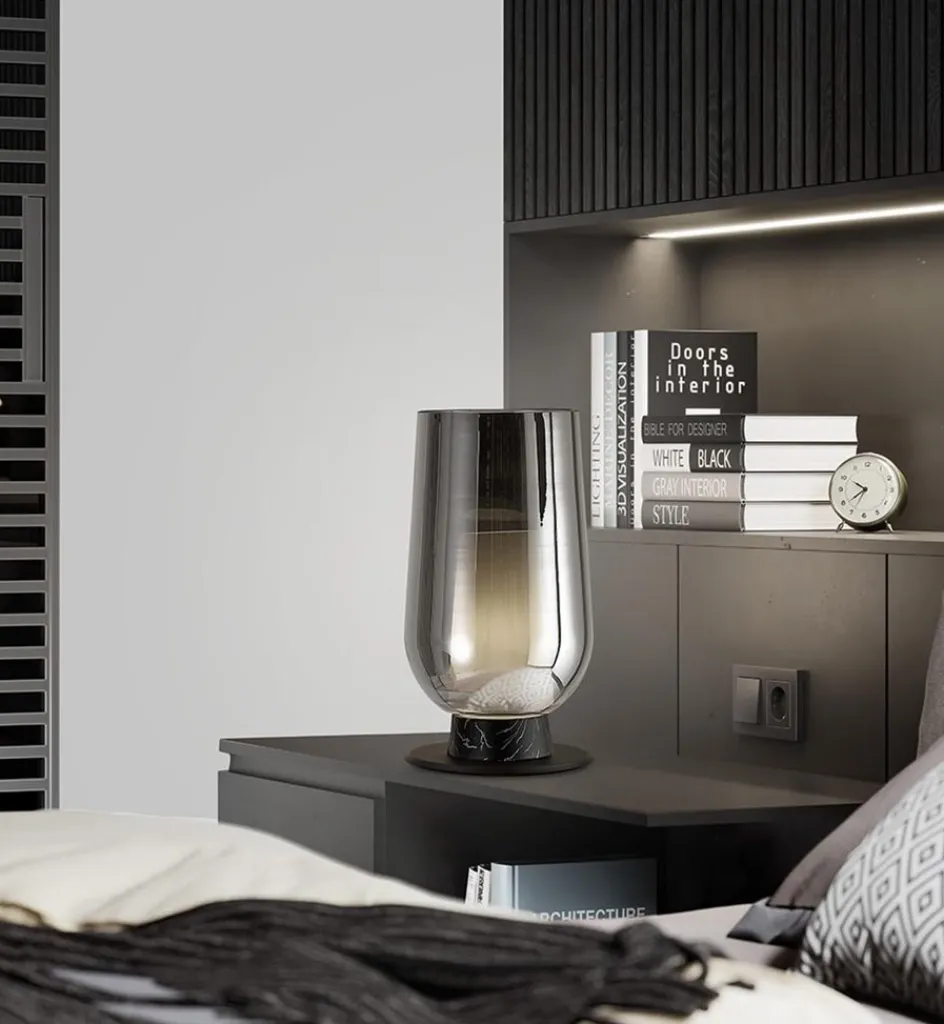 Chique tafellamp zwart marmer met smoke glazen kap>Straluma