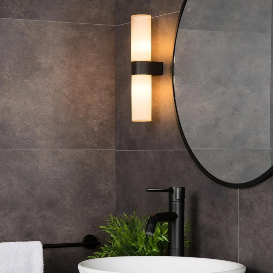 Cilinder badkamerlamp zwart met opaal glas IP44>Straluma New