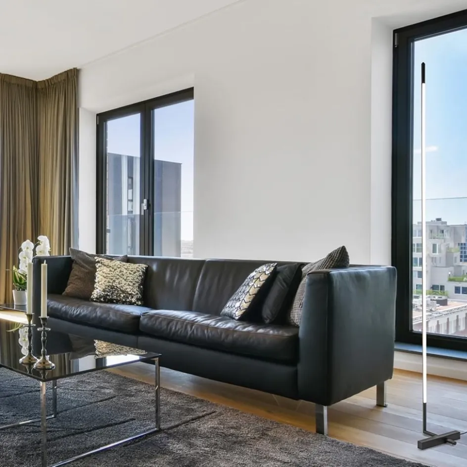 Design LED vloerlamp zwart met draaibare kap>Straluma Online