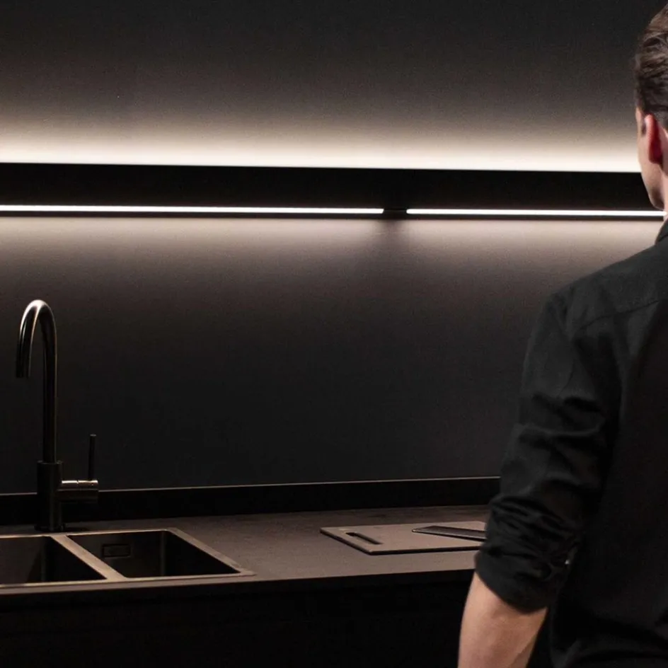 Design LED wandlamp zwart met Gesture Control 90 cm>Straluma Clearance