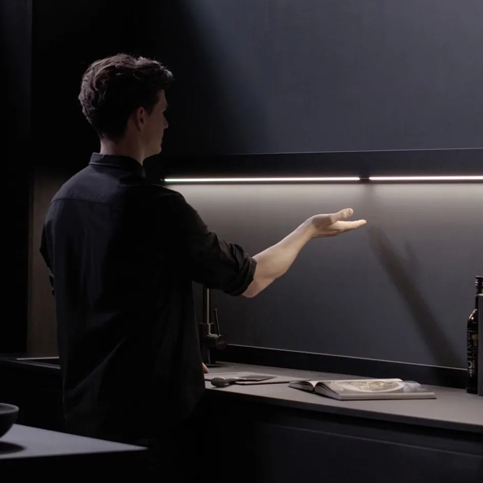 Design LED wandlamp zwart met Gesture Control 90 cm>Straluma Clearance