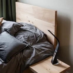 Design tafellamp zwart met klok en dimbaar LED><noscript><img width=