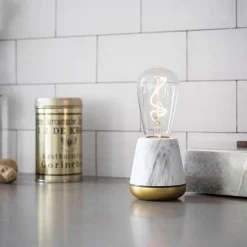 Draadloze tafellamp wit marmer met heldere lichtbron dimbaar></noscript>Straluma Hot