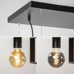 Grote hanglamp zwart frame met houten planken><noscript><img width=