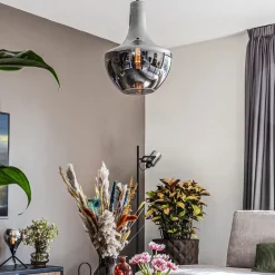 Hanglamp zwart met smoke glazen kap></noscript>Straluma Outlet