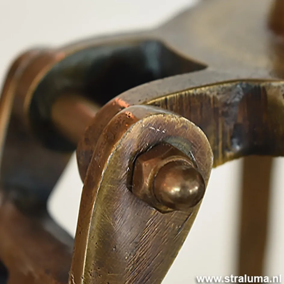 Industriele vloerlamp driepoot brons antiek>Straluma Best