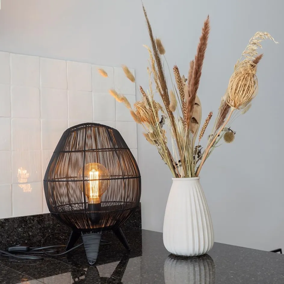 Kleine tafellamp Yumi mat zwart>Straluma Hot