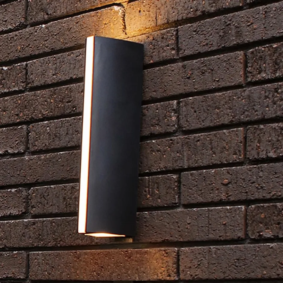 Langwerpige zwarte buitenlamp up+down en front>Straluma Hot