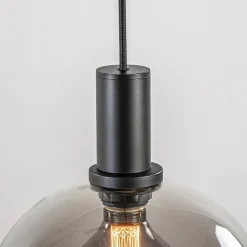 4-lichts eettafelhanglamp zwart met smoke glazen bollen></noscript>Straluma Best