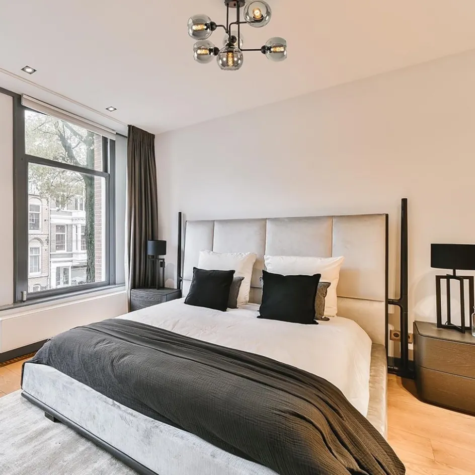 6-Lichts plafondlamp zwart met smoke glazen bollen>Straluma Hot