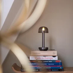 Luxe tafellamp op batterij dimbaar titanium/smoke><noscript><img width=