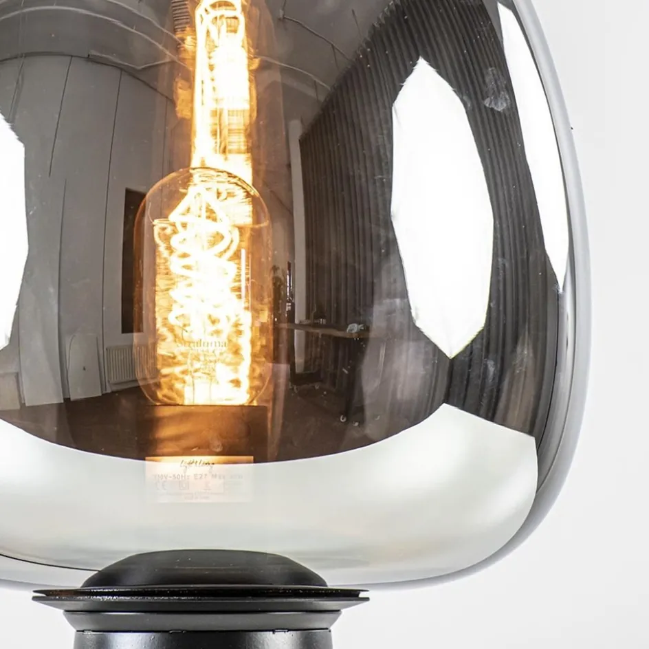 Mat zwarte tafellamp Mayson met smoke glazen kap>Straluma Hot