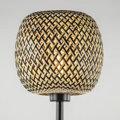 Mat zwarte vloerlamp met bamboe kap><noscript><img width=