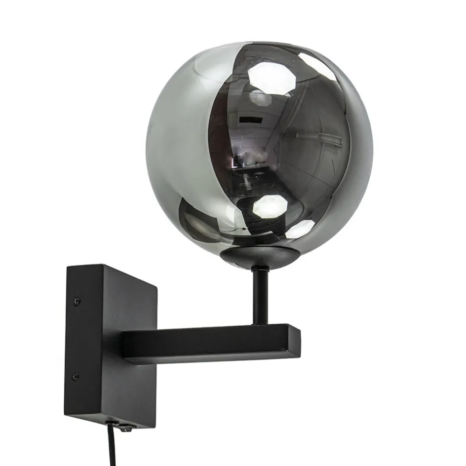 Mat zwarte wandlamp met smoke glazen bol 20 cm>Straluma