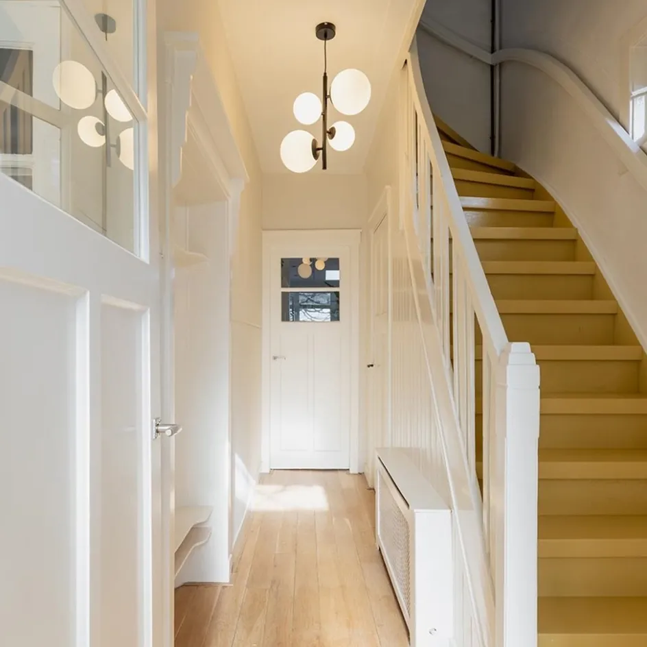 Moderne retro hanglamp zwart met witte bollen>Straluma Sale