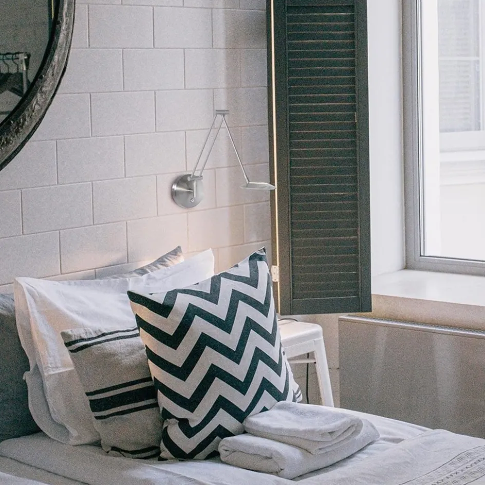 Moderne wandlamp staal met dimbaar LED>Straluma Online