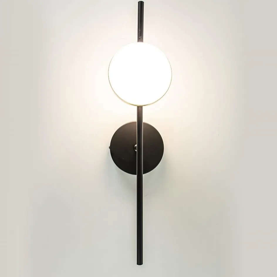 Moderne wandlamp zwart met witte bol incl LED>Straluma Best