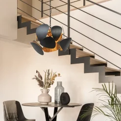 Ronde hanglamp textured black met ambachtelijk brons></noscript>Straluma