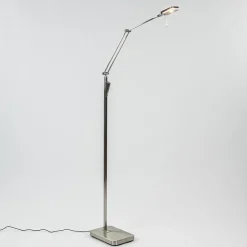 Strak klassieke leeslamp nikkel met dimbaar LED>Straluma Hot