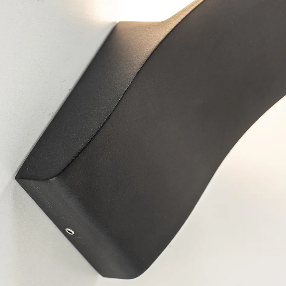 Strakke design LED buitenlamp zwart wand>Straluma Hot