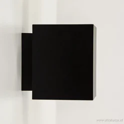 Wandlamp kubus zwart/goud>Straluma Outlet