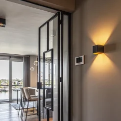 Wandlamp Stretto kubus zwart/goud><noscript><img width=