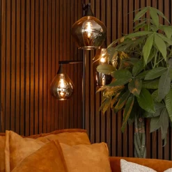 Zwart metalen vloerlamp met titanium glazen kappen></noscript>Straluma Best