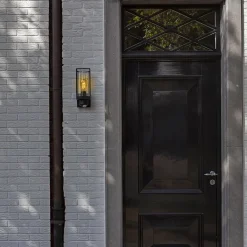 Zwarte buitenlamp rechthoek met glas en camera><noscript><img width=